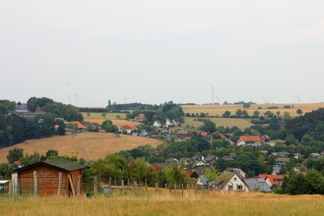 Bed And Breakfast Am Hoehenweg Warstein Exteriör bild